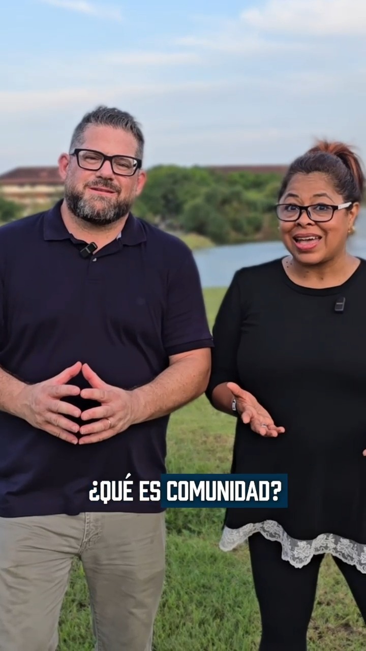 Comunidad es.......pasar tiempo en compañerismo."Miren cuán bueno y cuán agradable es Que los hermanos habiten juntos en armonía." - Salmo 133:1 NBLACommunity is......fellowshipping together."Behold, how good and pleasant it is when brothers dwell in unity!" - Psalm 133:1 ESV