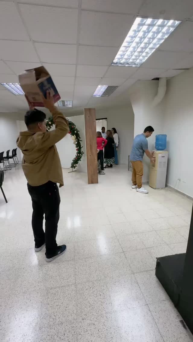 Que entre el ruido y el afán de estas fechas no olvidemos lo más importante: Jesús vino a traernos paz y salvación. 🎄